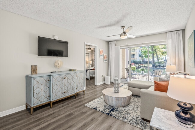2BR, 2BA - 970 SF Living