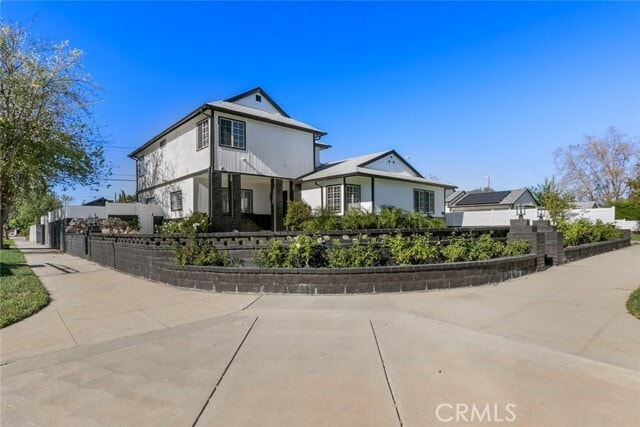 Photo - 11001 Collett Ave