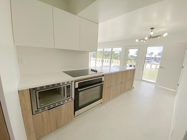 Photo - 2755 NE 28th Ave Unidad C1