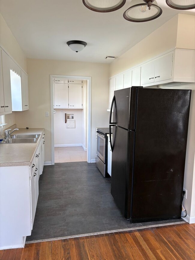 Photo - 3 Bedroom/1 Bath home for Rent