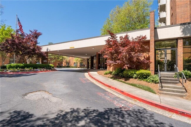 Photo - 300 Johnson Ferry Rd Unit B915