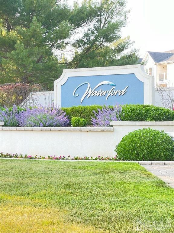 Photo - 936 Waterford Dr