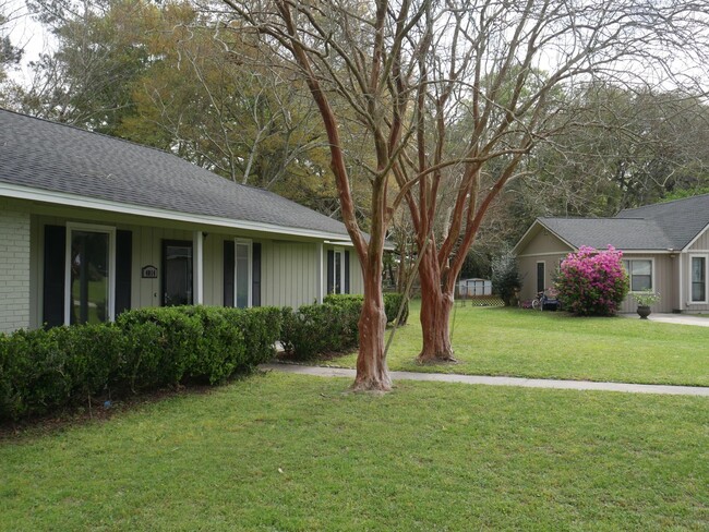 Beautiful ranch style home - Beautiful ranch style home