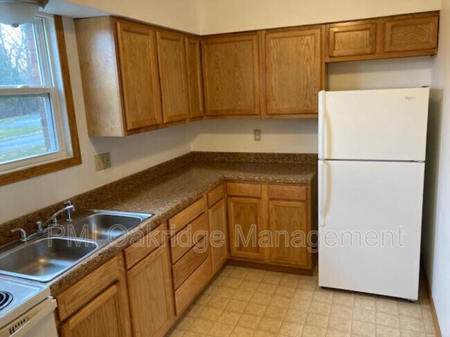 Photo - 1112 W Main St