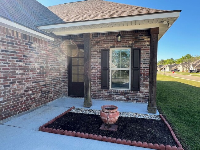 Photo - 9922 Stratford Dr