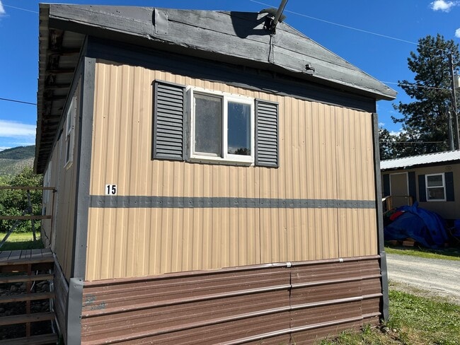 Building Photo - 1130 MT-135
