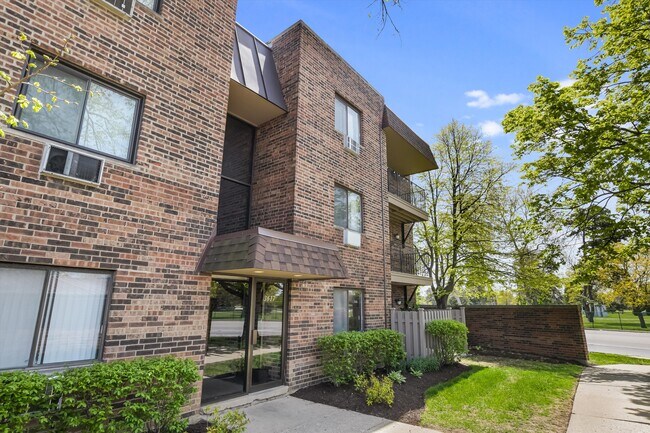 3527 Central Unit 301
