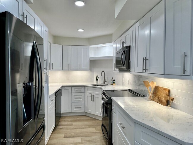 Photo - 4005 Gulf Shore Blvd N Unit 703