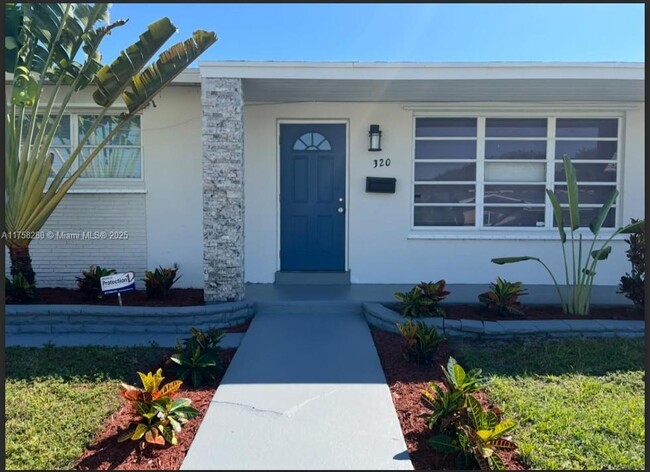Building Photo - 320 SW 7th Ct Rental