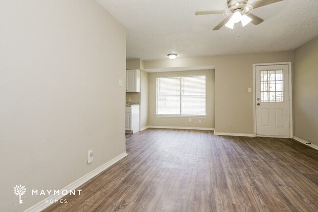 Photo - 5137 Cottey St