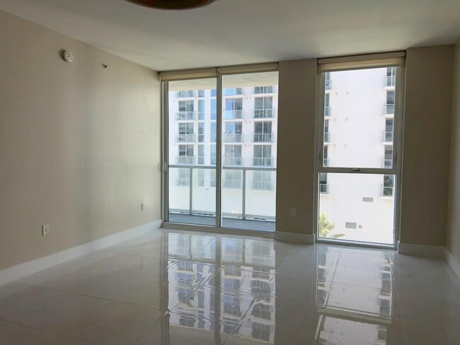 Photo - 253 NE 2nd St