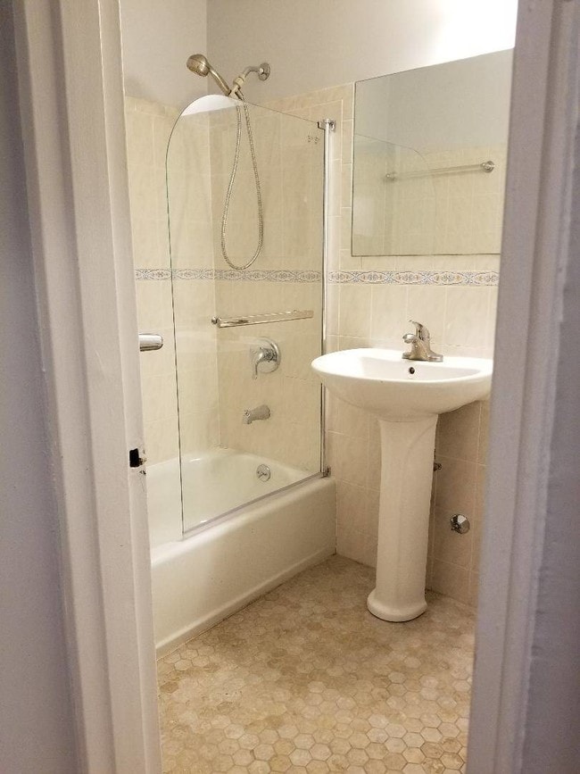 Photo - 140-17 84th Dr Unit 5-F