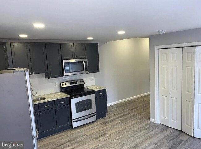 Building Photo - 4428 Parrish St Rental