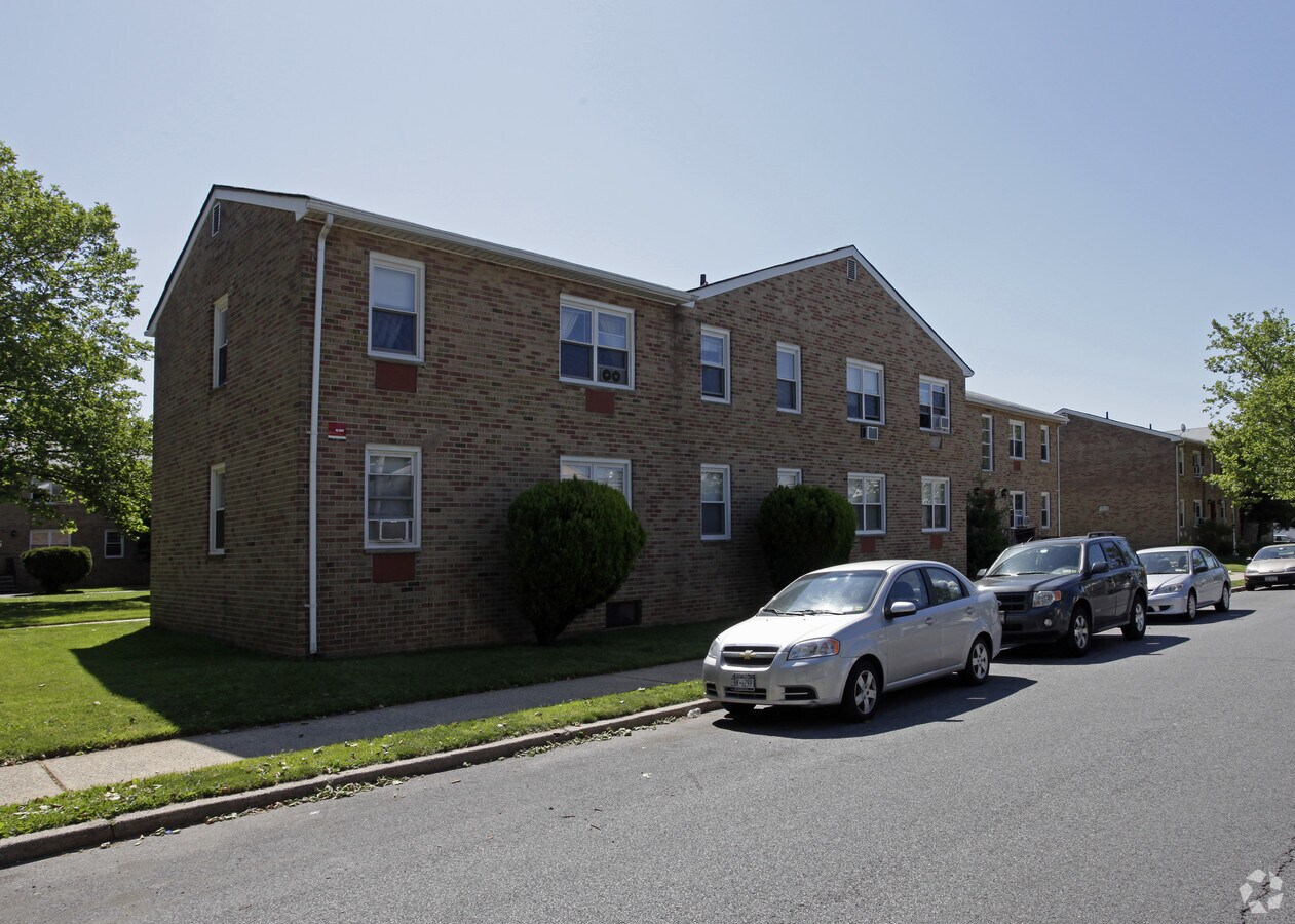 Primary Photo - Hunter's Ridge Apartments