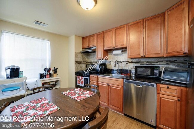 Photo - 130 Roberta Jean Ave Townhome