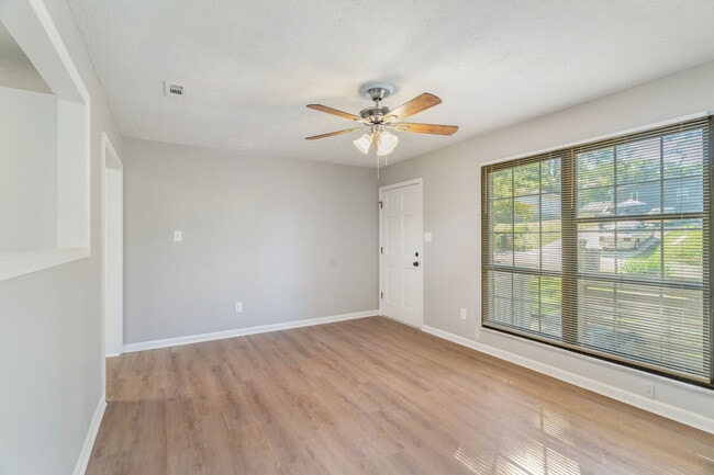 Photo - 2809 Lay Ave
