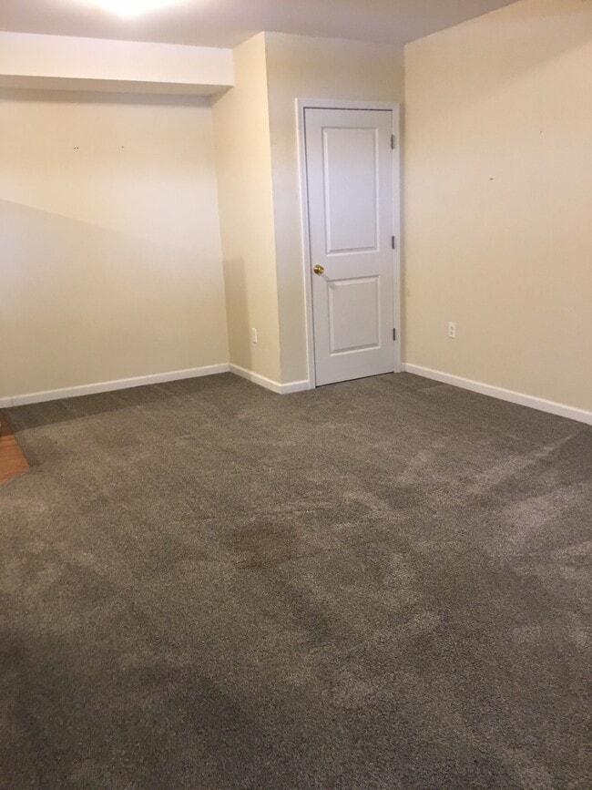 Building Photo - 1600 Military St Unit A12