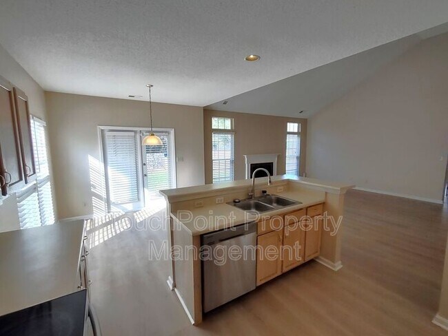 Photo - 1111 Land Grant Rd