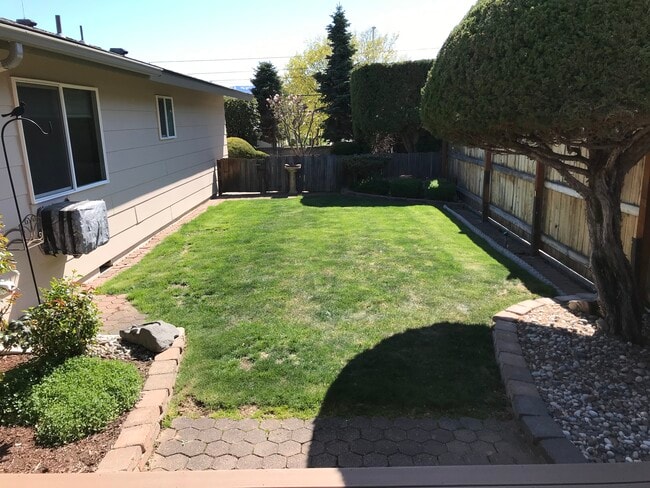 Photo - 2004 Kelso Ave