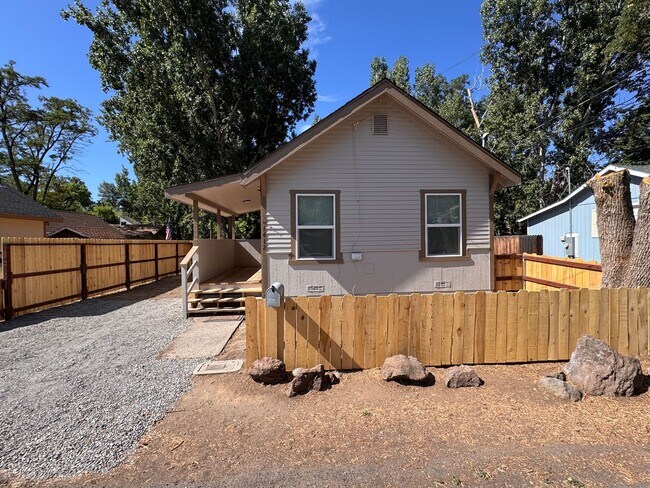 Photo - 1412 Cornell St