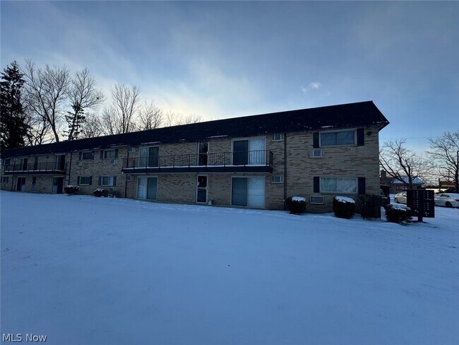 Photo - 24325 Detroit Rd Unit 201A