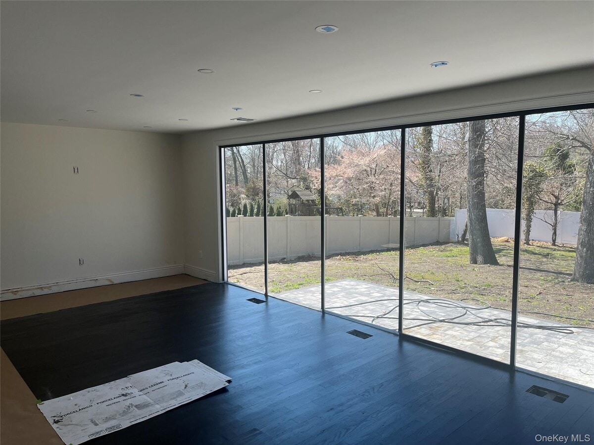 Photo - 28 McCulloch Dr