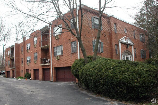 Photo - 256 Montgomery Ave Apartamentos