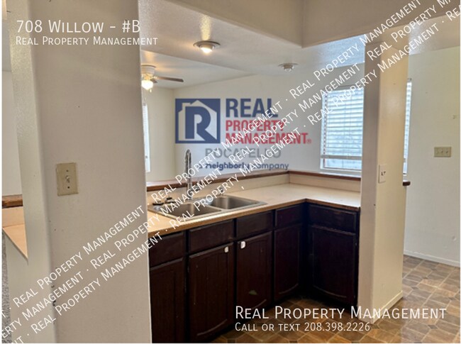 Photo - 708 Willow-#B Unit #B