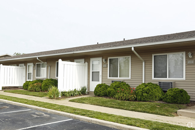 Building Photo - Bedford Meadows Rental