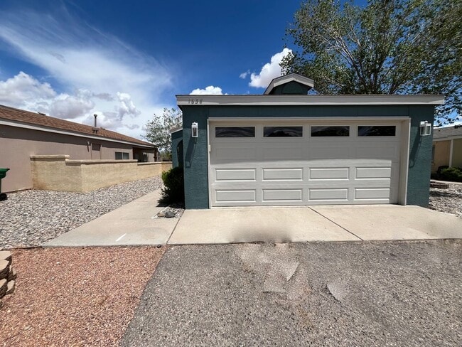 Building Photo - Cute 3 Bedroom 2 Bathroom Home In Rio Rancho!