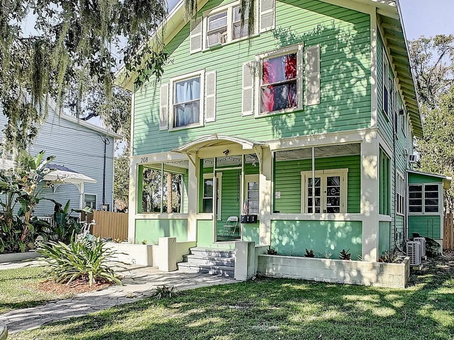 Building Photo - 208 Fairview Ave