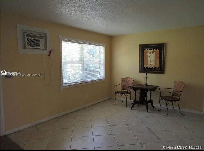 Photo - 332 SW 15th St Unit 332