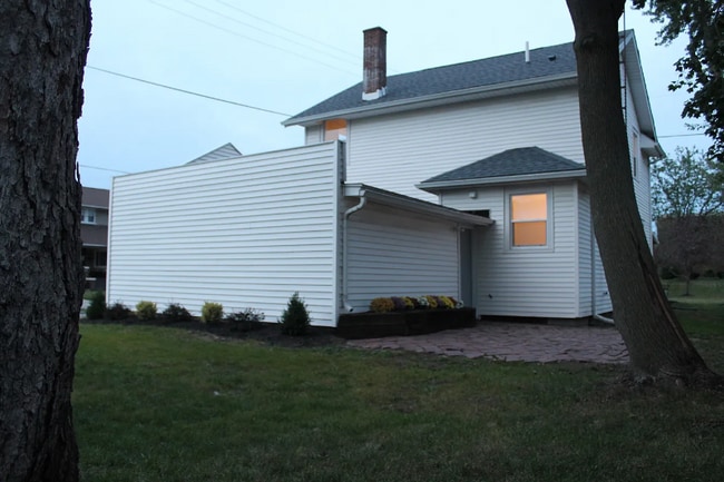 Photo - 819 E College Ave