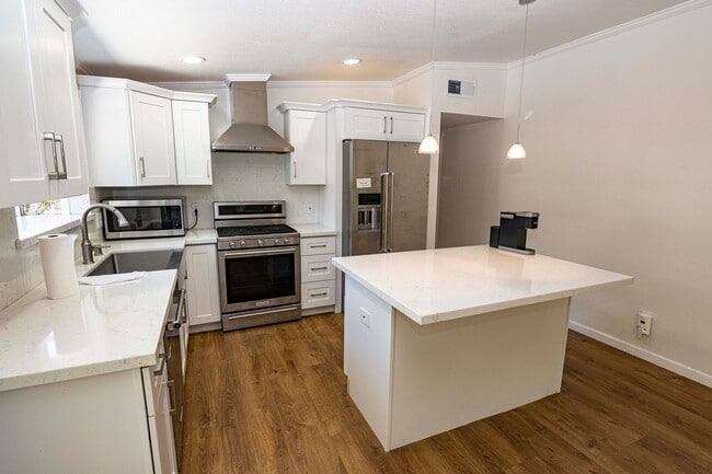 Photo - Beautifully updated 3/2 home in desirable Pomderosa Park- Sunnyvale