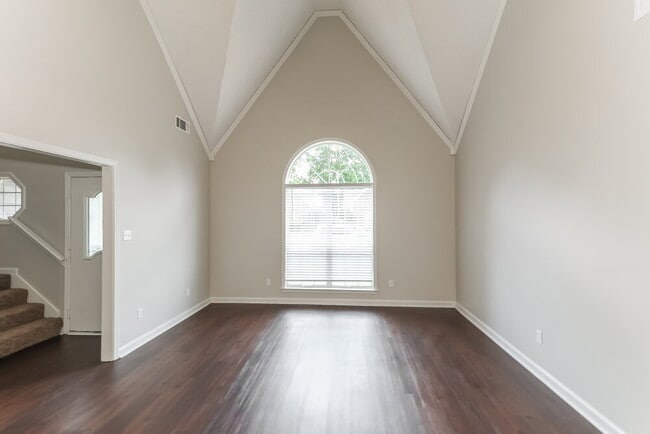 Photo - 7780 Meadow Vale Dr