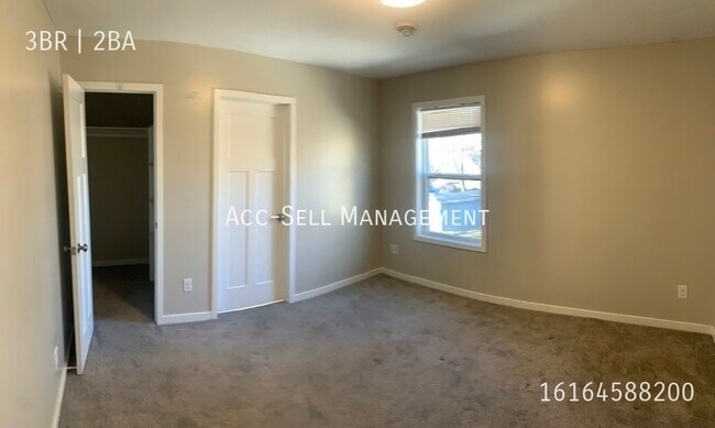 Photo - 227 Dale St NE Unit 2
