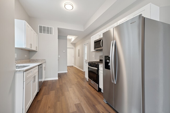 Photo - 6122 S Champlain Ave Unit 3