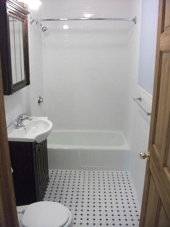 Photo - 372 Metropolitan Ave Unit 1