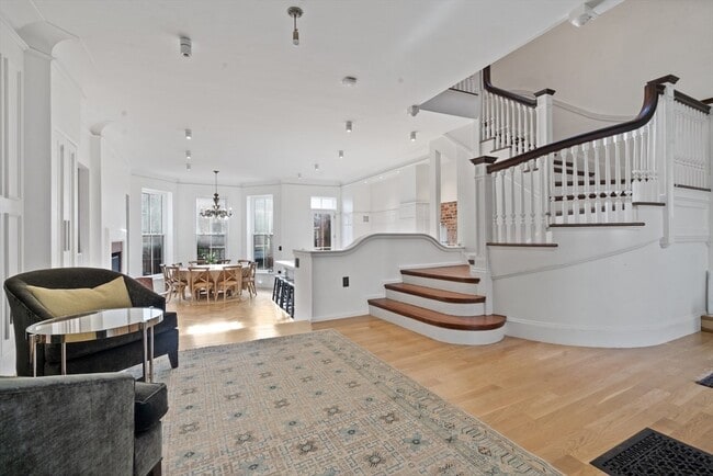 Photo - 15 Regent Cir