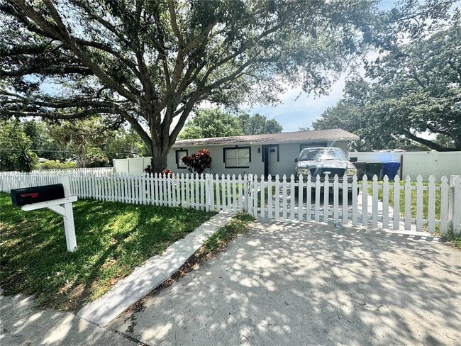Photo - 719 N Lavon Ave House