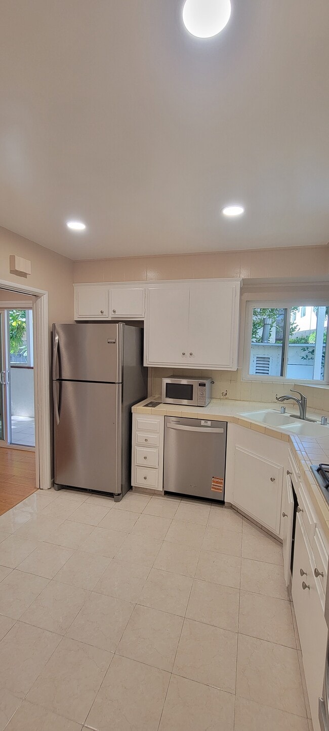 Photo - 1907 Overland Ave Unit Apartment2