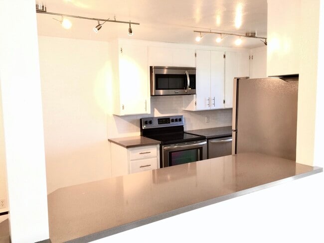 Building Photo - 1207 Francis St Unit 2