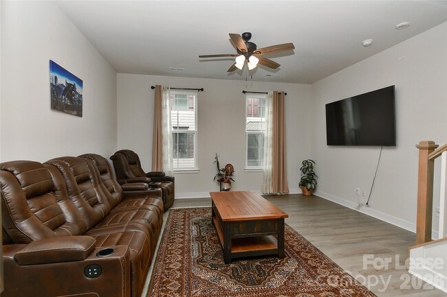 Building Photo - 421 Spearfield Ln