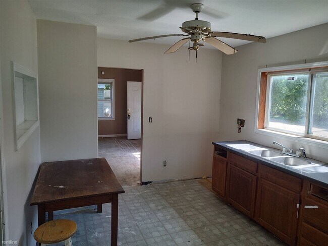 Photo - 2 br, 1 bath House - 3168 West Parkway Avenue