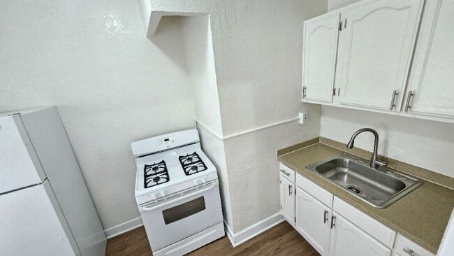 Photo - 1185 E Vernon Ave