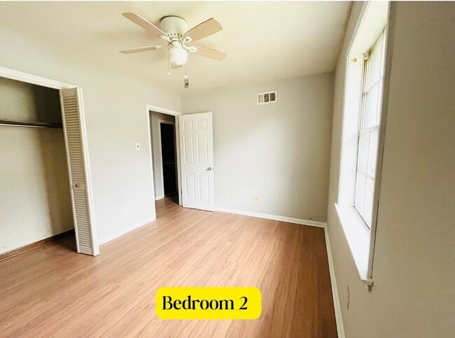 Photo - 5057 Gull Rd