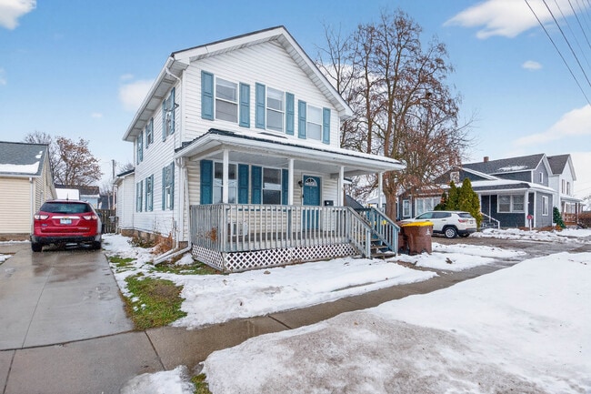 Photo - 120 S Main St Unit Upstairs