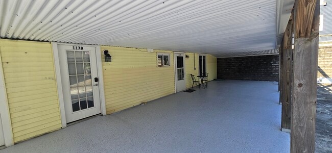 Building Photo - 117 Church Hill Rd Unit 117 C