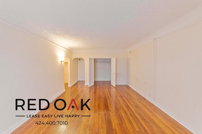 Photo - Stunning Studio with Vintage Charm, Custom... Unit 208