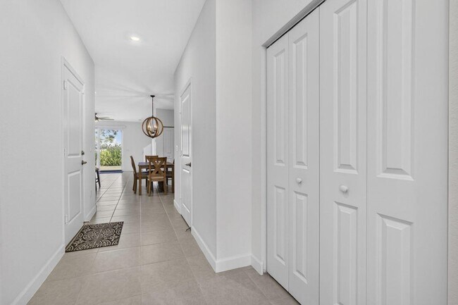 Photo - 846 SE Grovebush Ln